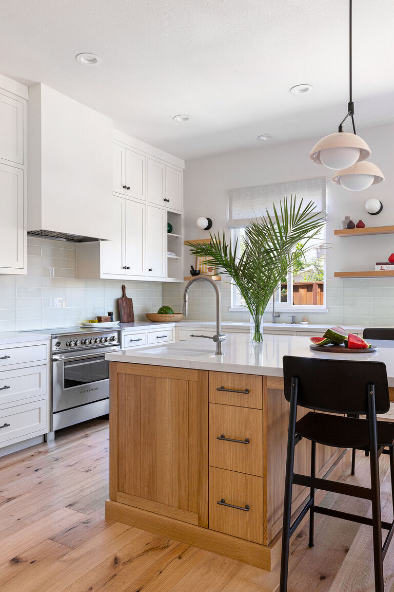 5 Tips to Borrow From This White Glass Tile Backsplash | Fireclay Tile