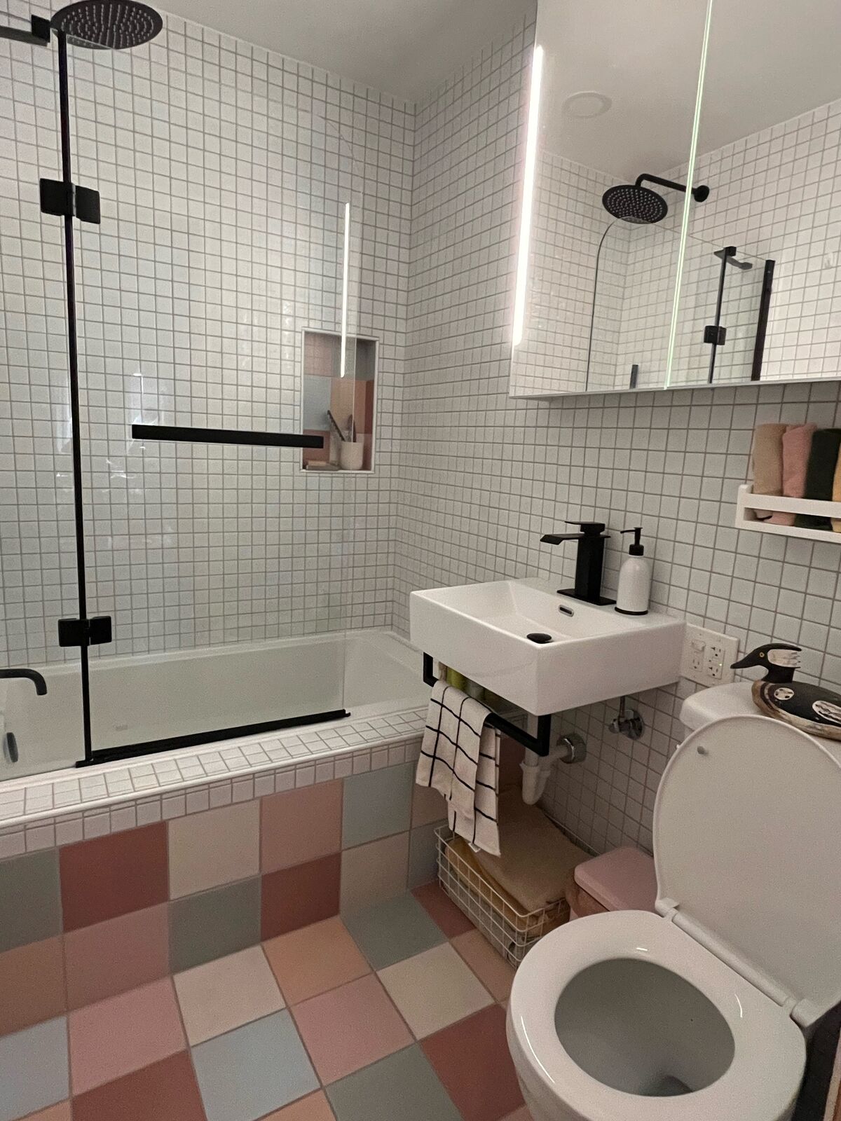 8x8 Multicolor Bathroom Floor | Fireclay Tile