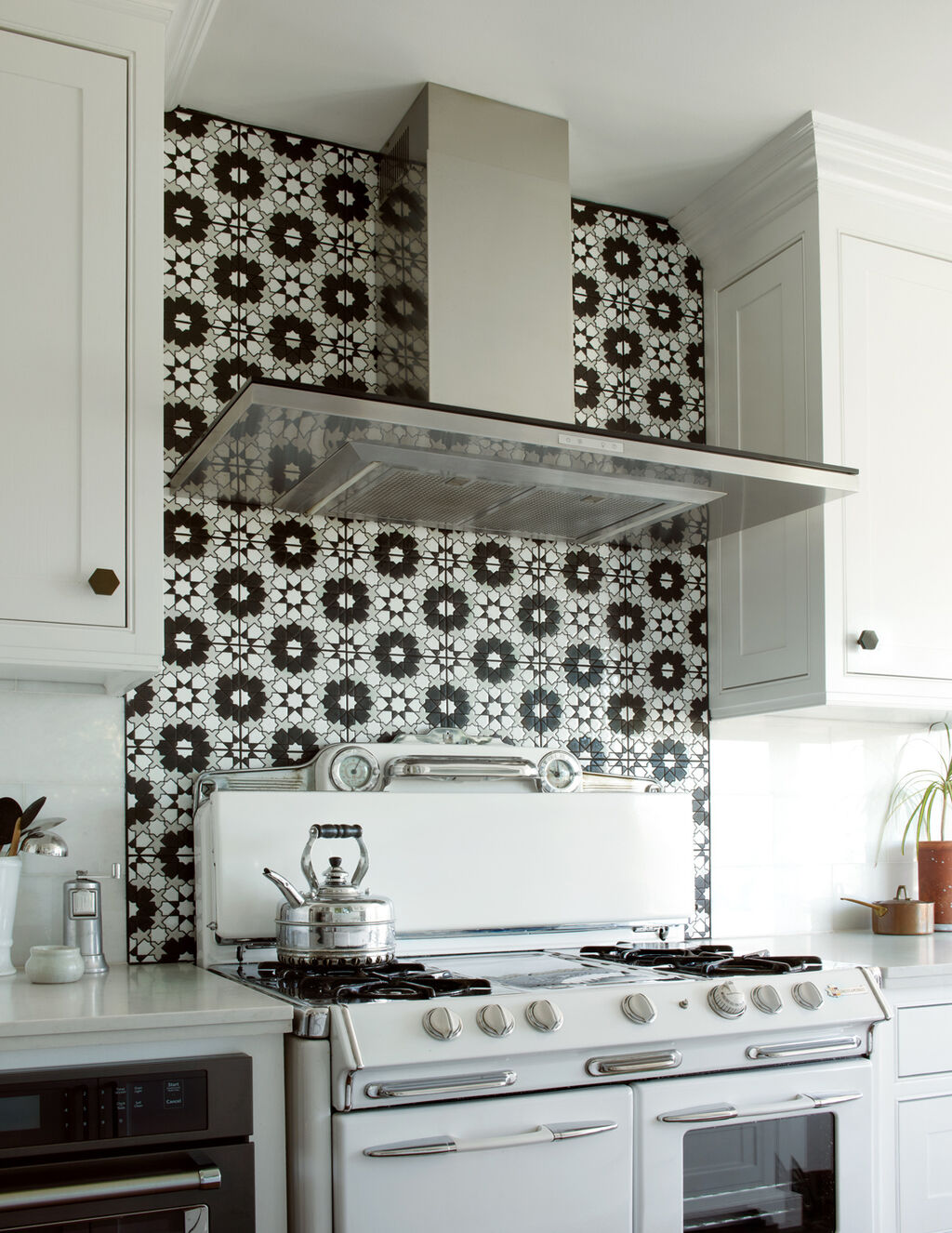 Handpainted Black and White Kitchen Backsplash | Fireclay Tile