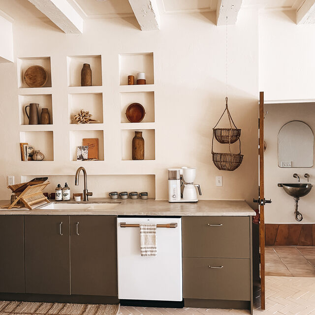 Joshua Tree House Mojave Studio Floor Fireclay Tile