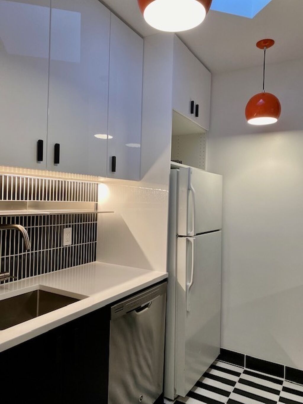 Modern Black and White Kitchen Tile | Fireclay Tile