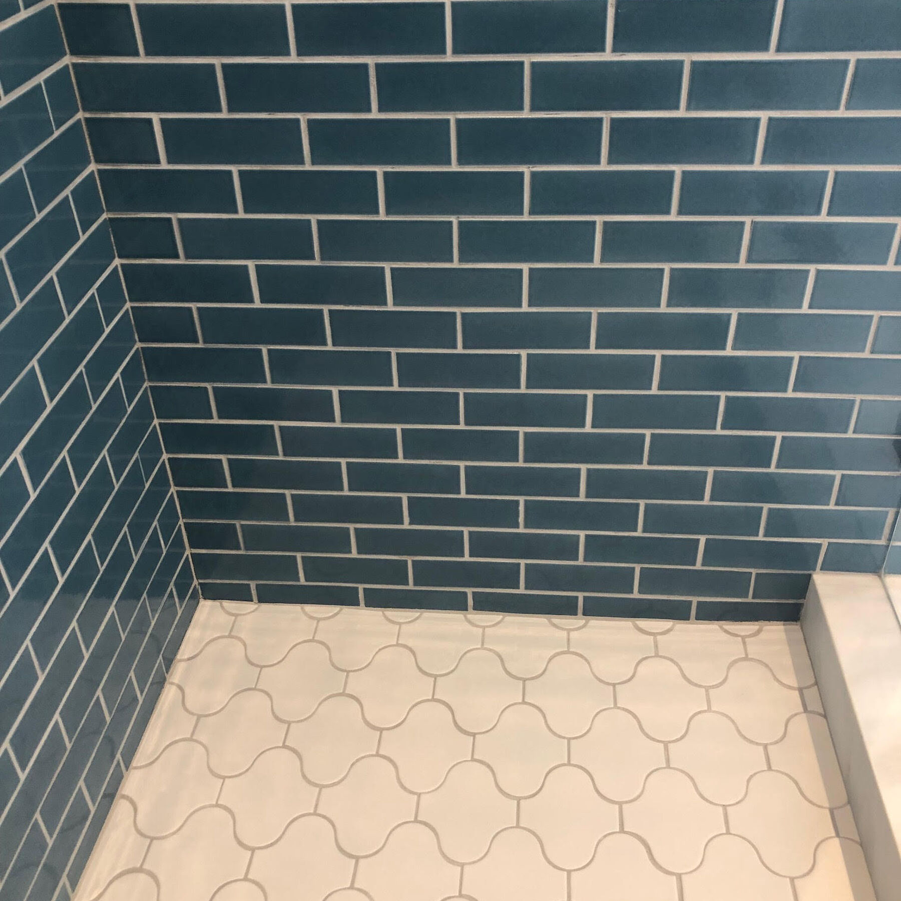 Caribbean Blue Bathroom Tile with Calcite Paseo Floor Fireclay Tile